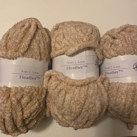 Bundle Heather Yarn & Needles - Picture 1 of 5